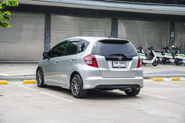 HONDA JAZZ 1.5 SV AT ปี 2009 (ขายสด) - Image 10