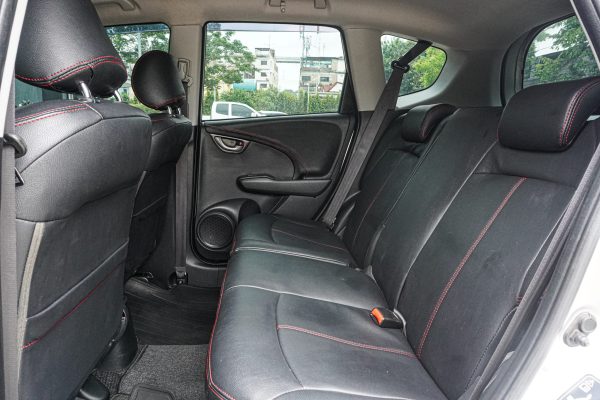 HONDA JAZZ 1.5 SV AT ปี 2009 (ขายสด) - Image 15