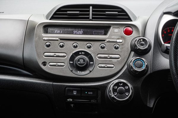 HONDA JAZZ 1.5 SV AT ปี 2009 (ขายสด) - Image 20