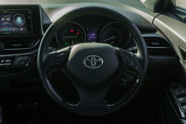 TOYOTA C-HR 1.8 HV MID AT ปี2018 - Image 18