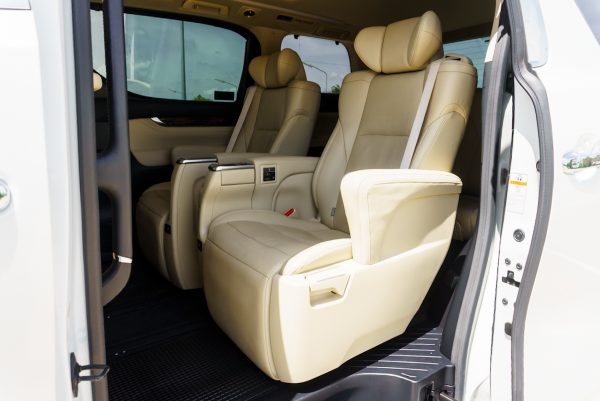 TOYOTA ALPHARD 2.5 HYBRID SRC AT ปี2019 - Image 16