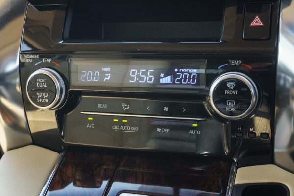 TOYOTA ALPHARD 2.5 HYBRID SRC AT ปี2019 - Image 45