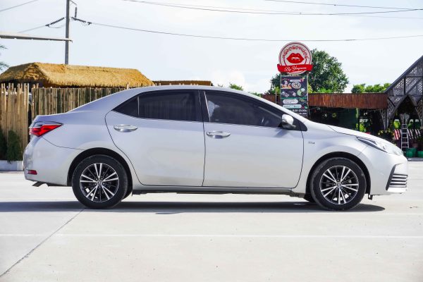TOYOTA ALTIS 1.6 G AT ปี2018 (8กณ7720) - Image 6