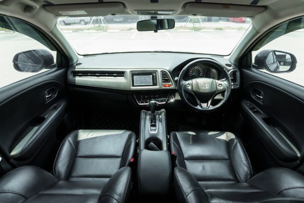 HONDA HR-V 1.8 E AT ปี2016 - Image 16