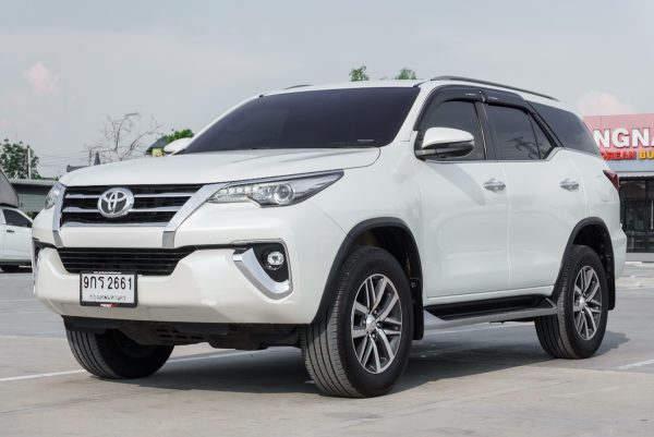 TOYOTA FORTUNER 2.4 V AT ปี2020 - Image 3