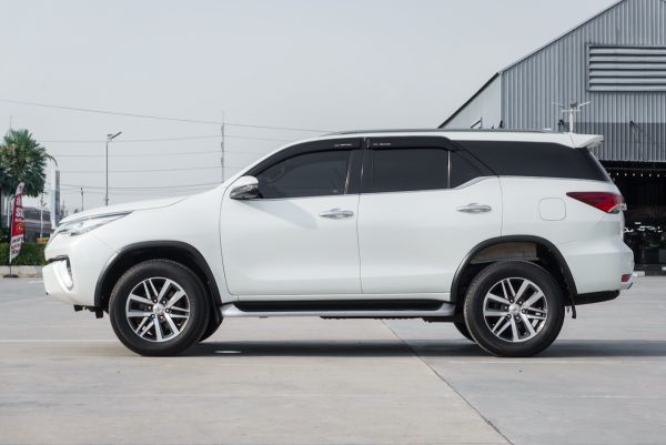 TOYOTA FORTUNER 2.4 V AT ปี2020 - Image 7