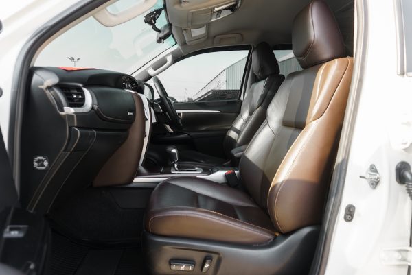 TOYOTA FORTUNER 2.4 V AT ปี2020 - Image 17