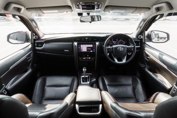 TOYOTA FORTUNER 2.4 V AT ปี2020 - Image 18