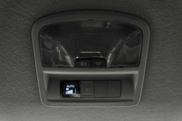 TOYOTA FORTUNER 2.4 V AT ปี2020 - Image 19