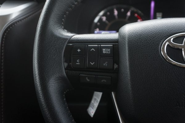 TOYOTA FORTUNER 2.4 V AT ปี2020 - Image 25