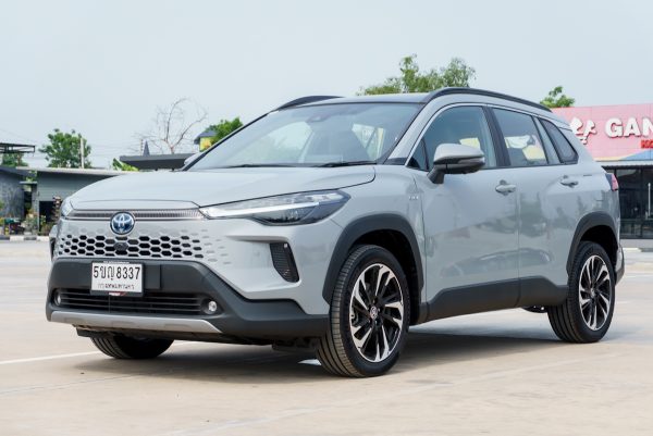 TOYOTA COROLLA CROSS 1.8 HEV PREMIUM LUXURY AT 2024 (5ขญ8337) - Image 3