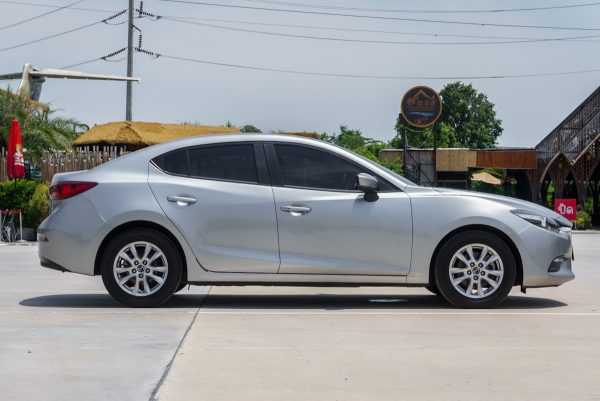 MAZDA 3 2.0 E AT 2019 (9กจ7723) - Image 6