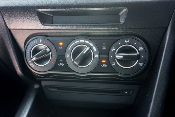 MAZDA 3 2.0 E AT 2019 (9กจ7723) - Image 22