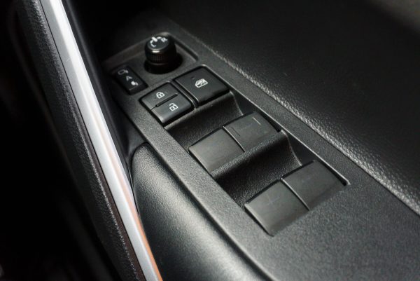 TOYOTA COROLLA CROSS 1.8 HEV GR SPORT AT 2024 - Image 23