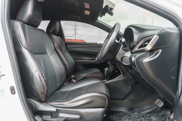TOYOTA YARIS 1.2 HIGH AT 2020 - Image 11