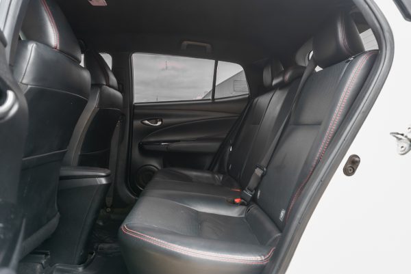 TOYOTA YARIS 1.2 HIGH AT 2020 - Image 13