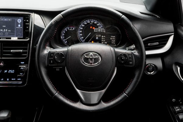 TOYOTA YARIS 1.2 HIGH AT 2020 - Image 16
