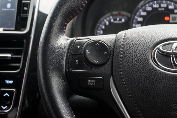 TOYOTA YARIS 1.2 HIGH AT 2020 - Image 17