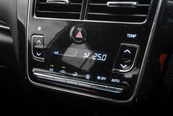 TOYOTA YARIS 1.2 HIGH AT 2020 - Image 24