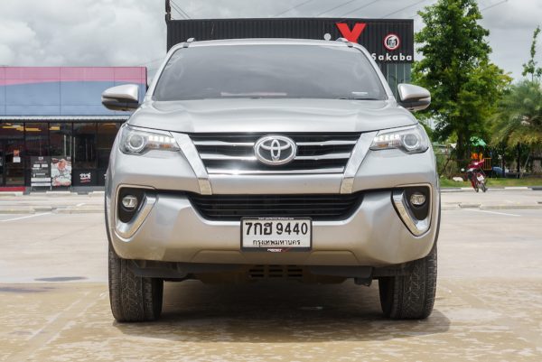 TOYOTA FORTUNER 2.4 V AT 2018 (7กฮ9440) - Image 4