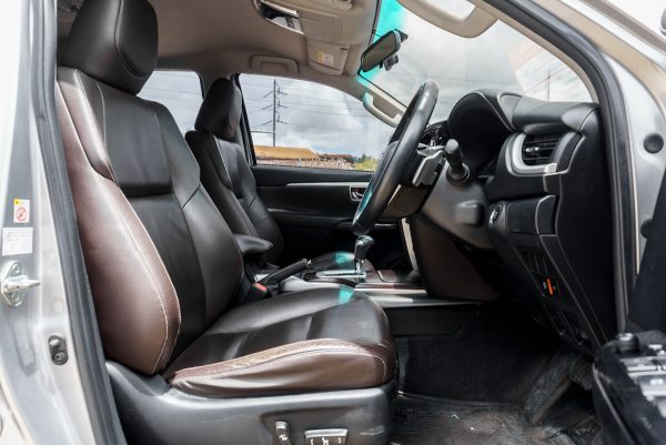 TOYOTA FORTUNER 2.4 V AT 2018 (7กฮ9440) - Image 11