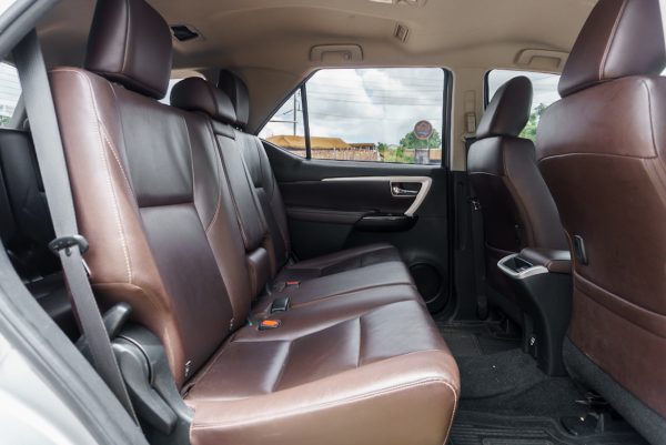 TOYOTA FORTUNER 2.4 V AT 2018 (7กฮ9440) - Image 13