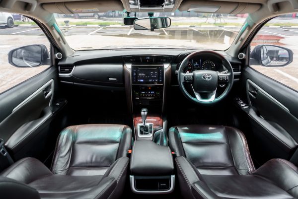 TOYOTA FORTUNER 2.4 V AT 2018 (7กฮ9440) - Image 18