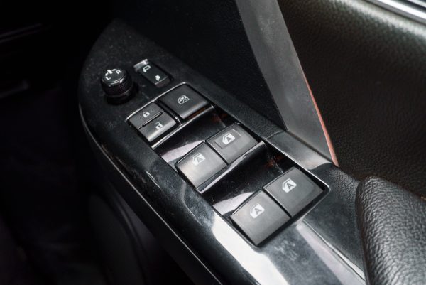 TOYOTA FORTUNER 2.4 V AT 2018 (7กฮ9440) - Image 27