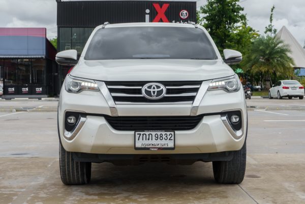 TOYOTA FORTUNER 2.4 V AT 2018 (7กภ9832) - Image 4