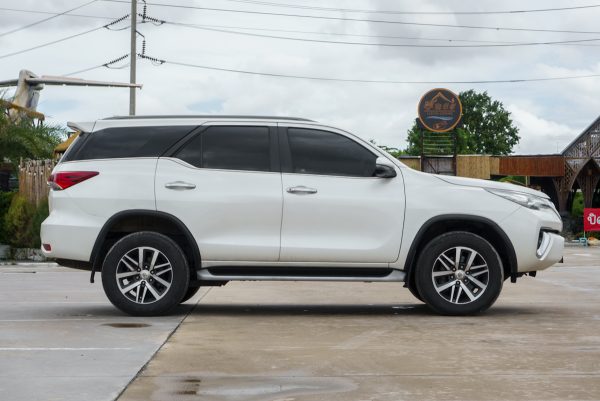 TOYOTA FORTUNER 2.4 V AT 2018 (7กภ9832) - Image 6