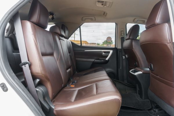 TOYOTA FORTUNER 2.4 V AT 2018 (7กภ9832) - Image 13