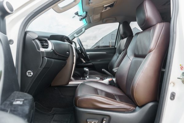 TOYOTA FORTUNER 2.4 V AT 2018 (7กภ9832) - Image 17
