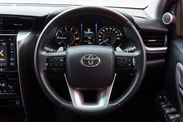 TOYOTA FORTUNER 2.4 V AT 2018 (7กภ9832) - Image 24