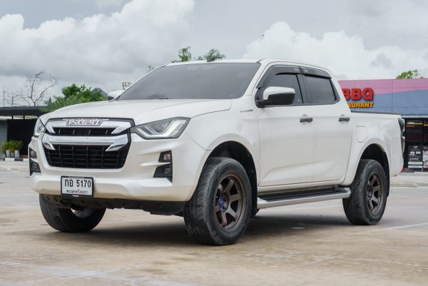 ISUZU D-MAX 1.9 CAB 4 HI-LANDER ZP MT 2020 - Image 3