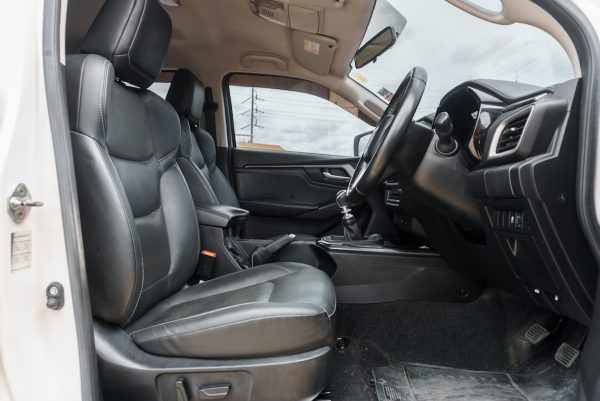 ISUZU D-MAX 1.9 CAB 4 HI-LANDER ZP MT 2020 - Image 11