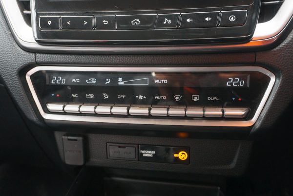 ISUZU D-MAX 1.9 CAB 4 HI-LANDER ZP MT 2020 - Image 24