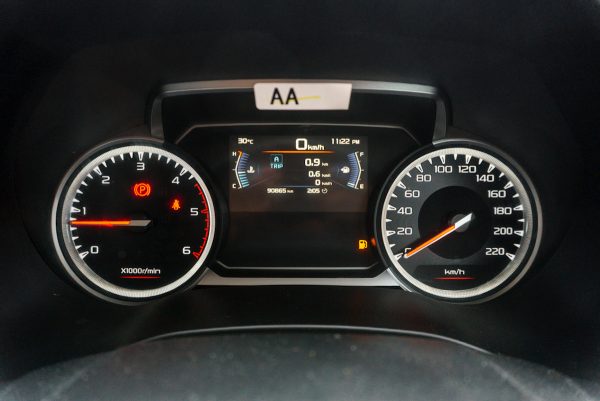 ISUZU D-MAX 1.9 CAB 4 HI-LANDER ZP MT 2020 - Image 30