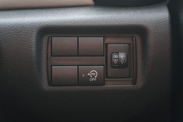 NISSAN ALMERA 1.0 V AT 2020 - Image 21