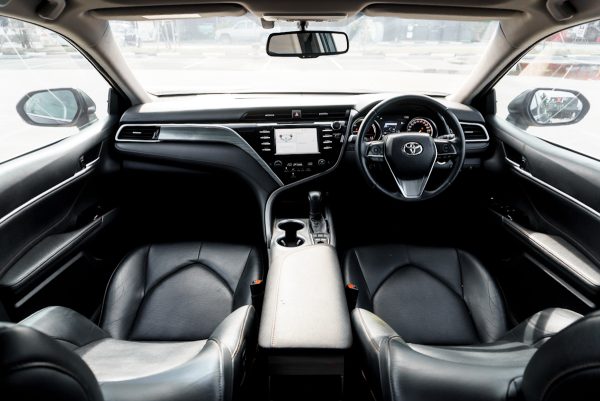 TOYOTA CAMRY 2.5 HV AT 2019 - Image 17
