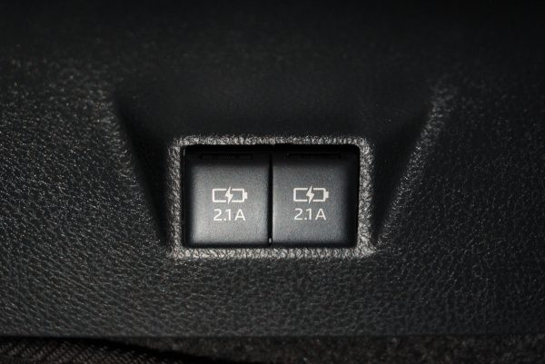 TOYOTA CAMRY 2.5 HV AT 2019 - Image 19