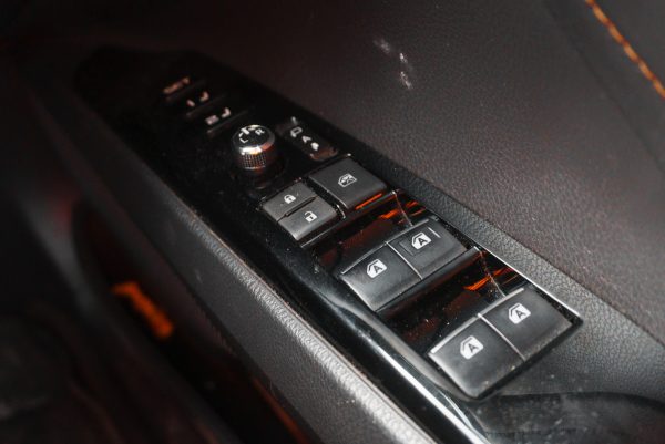TOYOTA CAMRY 2.5 HV AT 2019 - Image 28