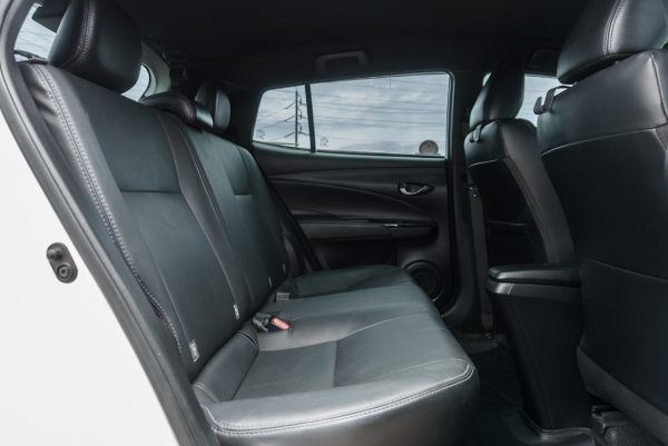 TOYOTA YARIS 1.2 SPORT AT 2021 - Image 12