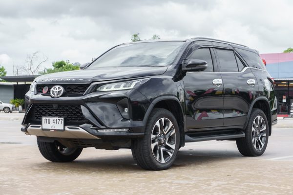 TOYOTA FORTUNER 2.4 LEGENDER 4WD AT 2021 จด 2022 - Image 3