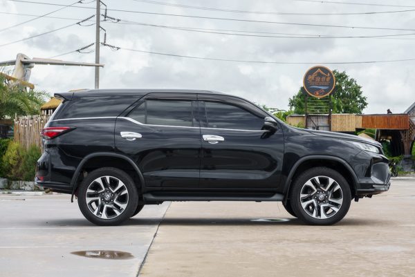 TOYOTA FORTUNER 2.4 LEGENDER 4WD AT 2021 จด 2022 - Image 6