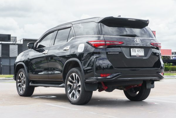 TOYOTA FORTUNER 2.4 LEGENDER 4WD AT 2021 จด 2022 - Image 8