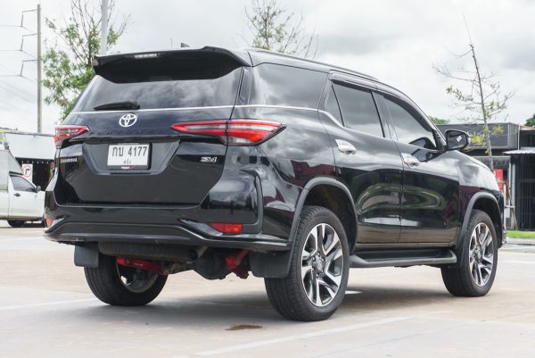 TOYOTA FORTUNER 2.4 LEGENDER 4WD AT 2021 จด 2022 - Image 10