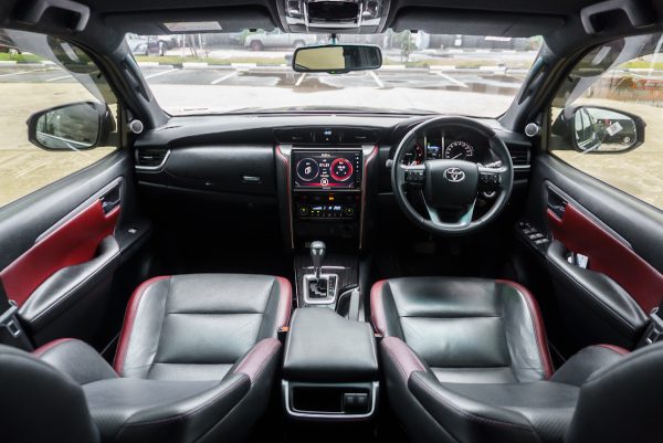 TOYOTA FORTUNER 2.4 LEGENDER 4WD AT 2021 จด 2022 - Image 17