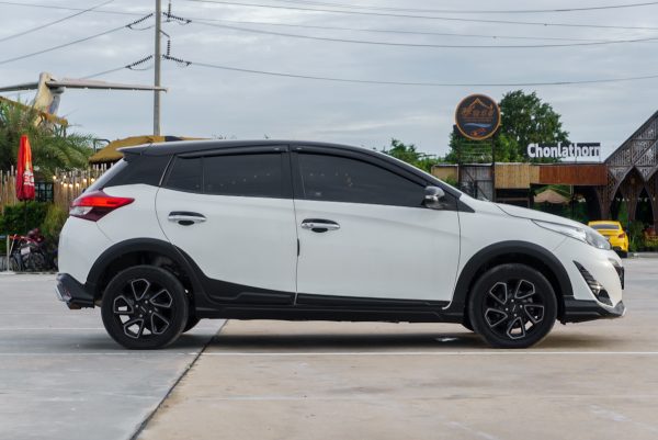 TOYOTA YARIS 1.2 HIGH (CROSS) AT 2020 - Image 6