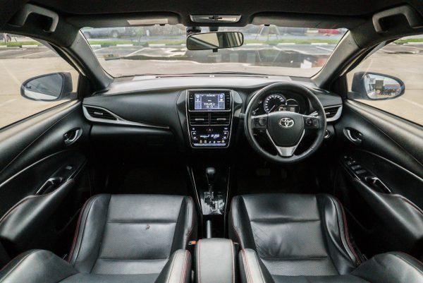 TOYOTA YARIS 1.2 HIGH (CROSS) AT 2020 - Image 15
