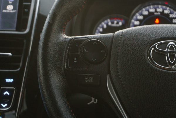 TOYOTA YARIS 1.2 HIGH (CROSS) AT 2020 - Image 17
